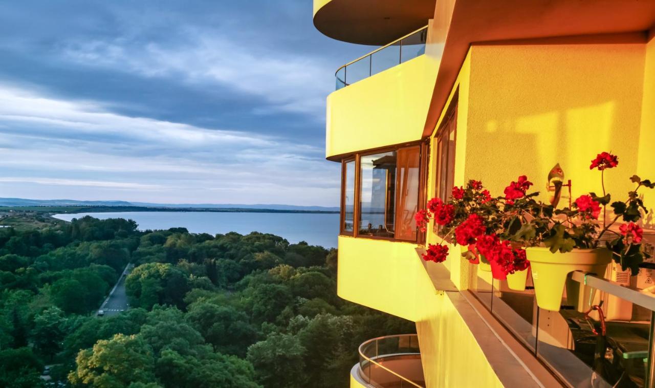 Luxury Apartments Alix Бургас Екстериор снимка